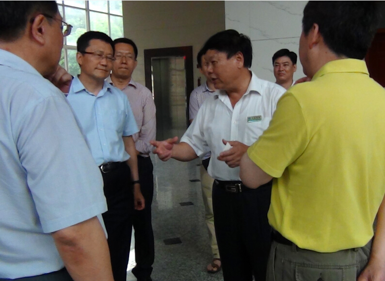 中國(guó)醫(yī)藥集團(tuán)和龍巖市領(lǐng)導(dǎo)蒞臨我司視察調(diào)研 中國(guó)醫(yī)藥集團(tuán)和龍巖市領(lǐng)導(dǎo)蒞臨我司視察調(diào)研